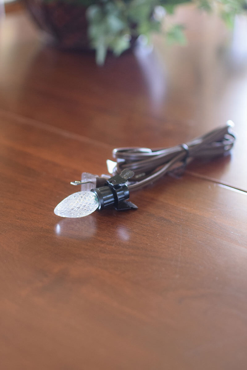 Light Cord with White LED Bulb
