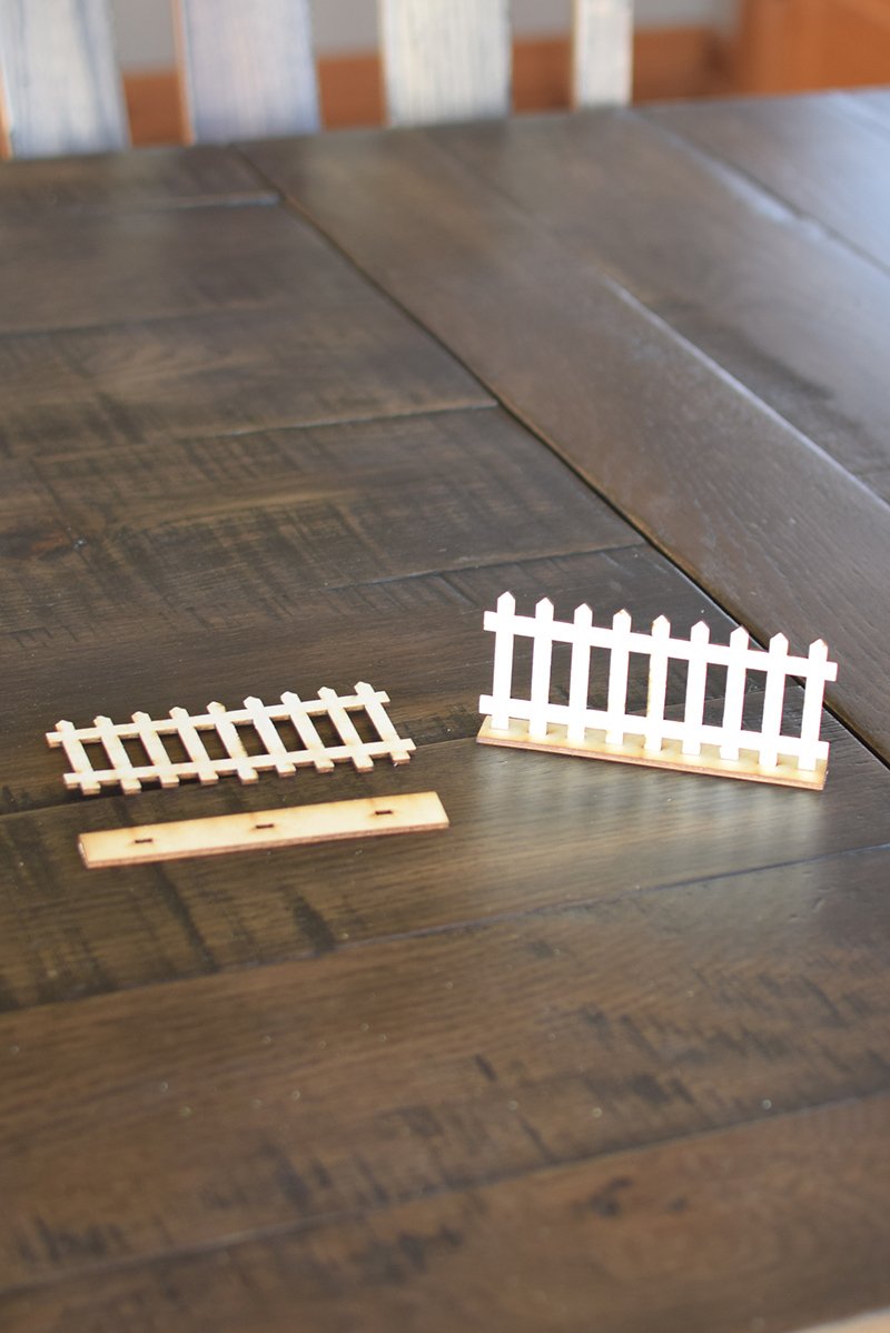 Village Craft Kit - Picket Fence