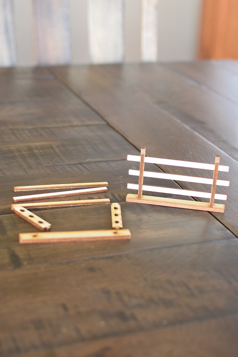 Village Craft Kit - Horse Fence