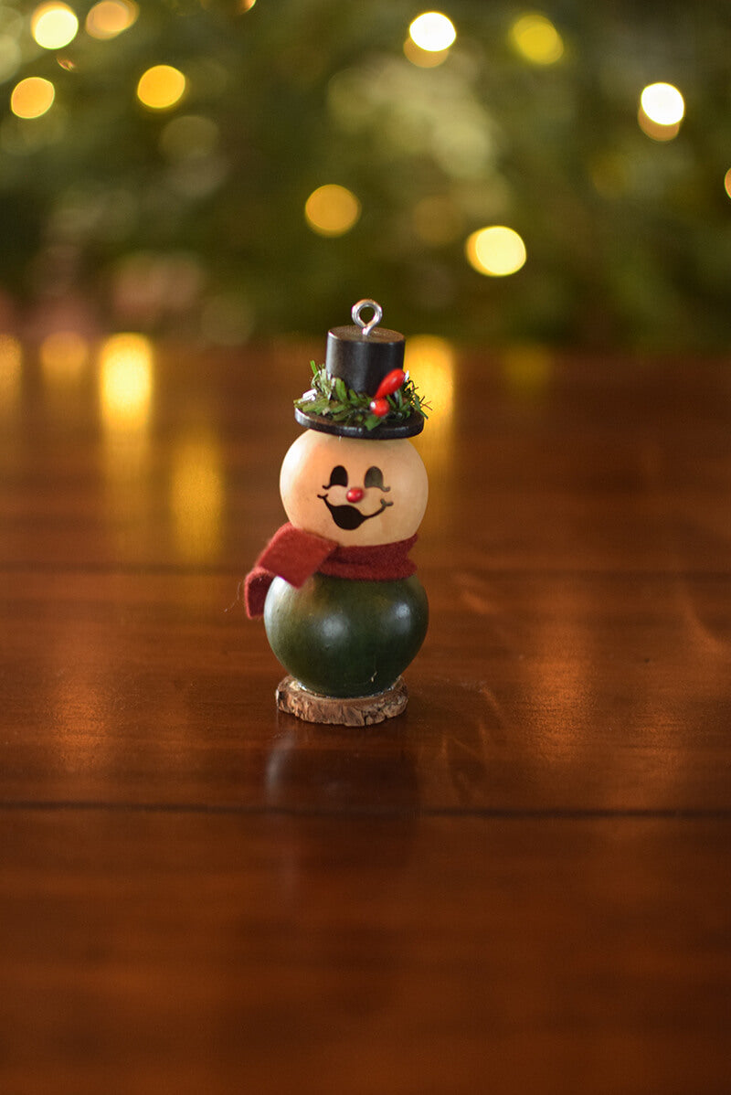 Little Pinewood snowman gourd at Meadowbrooke Gourds