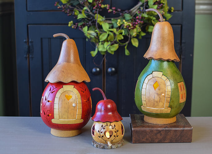Caldwell Cottage, Yorkshire Cottage, Decorative Birdhouse Gourds at Meadowbrooke Gourds. 