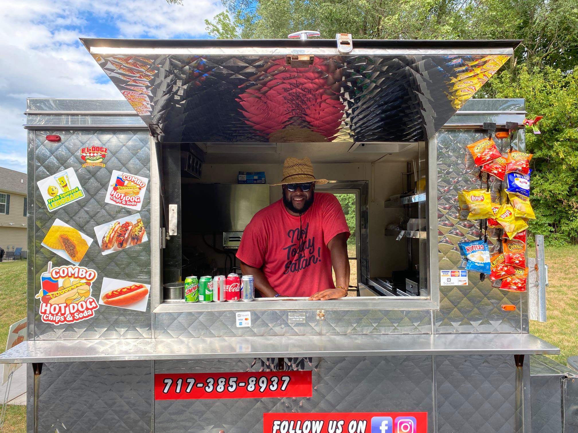 B&L Dogs Food Truck