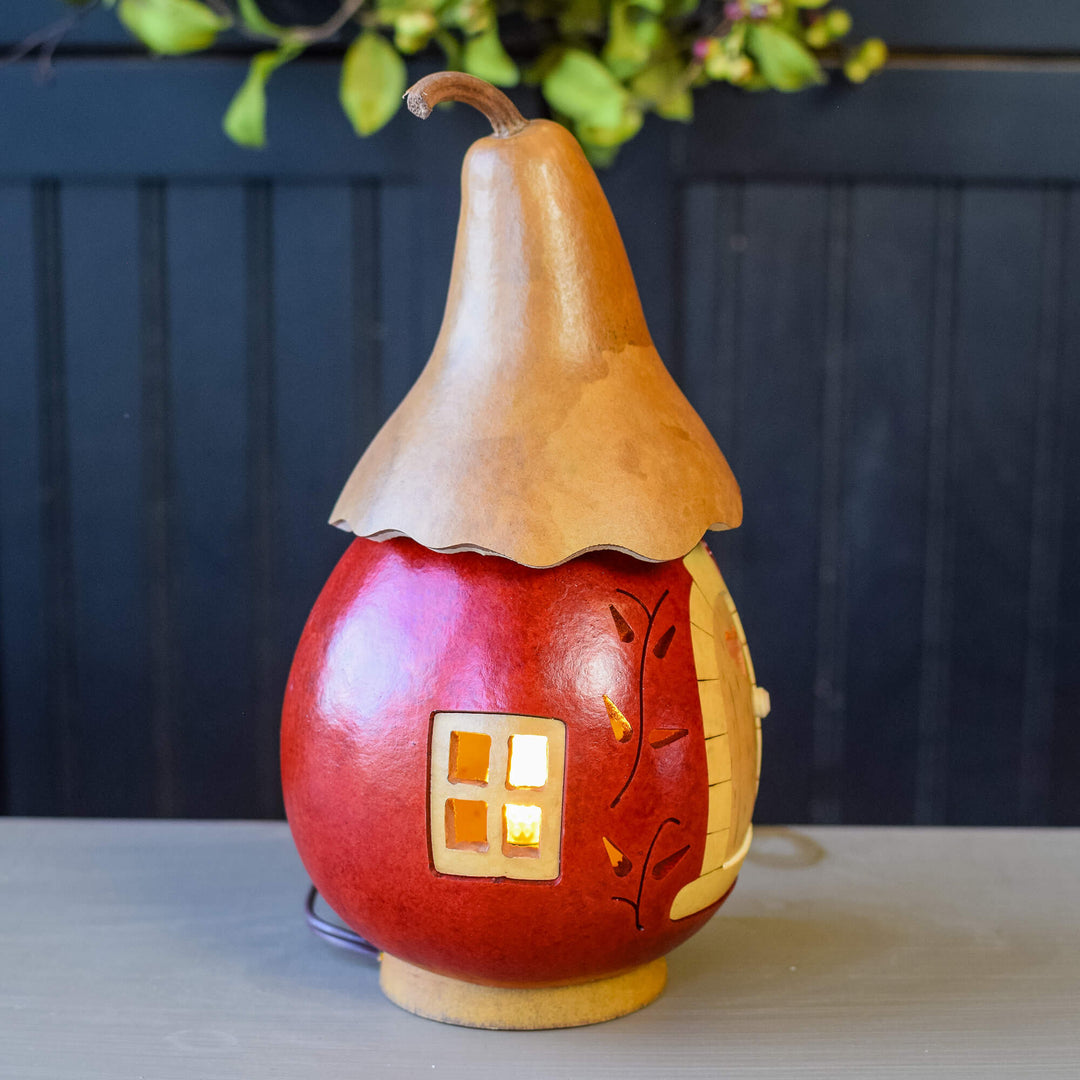 Caldwell Gourd Cottage - Side View at Meadowbrooke Gourds. 