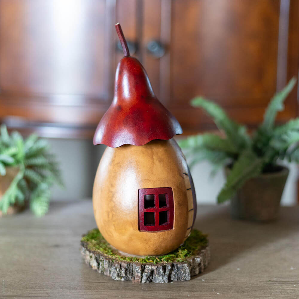 Mossy Hollow Cottage Gourd Side View at Meadowbrooke Gourds. 