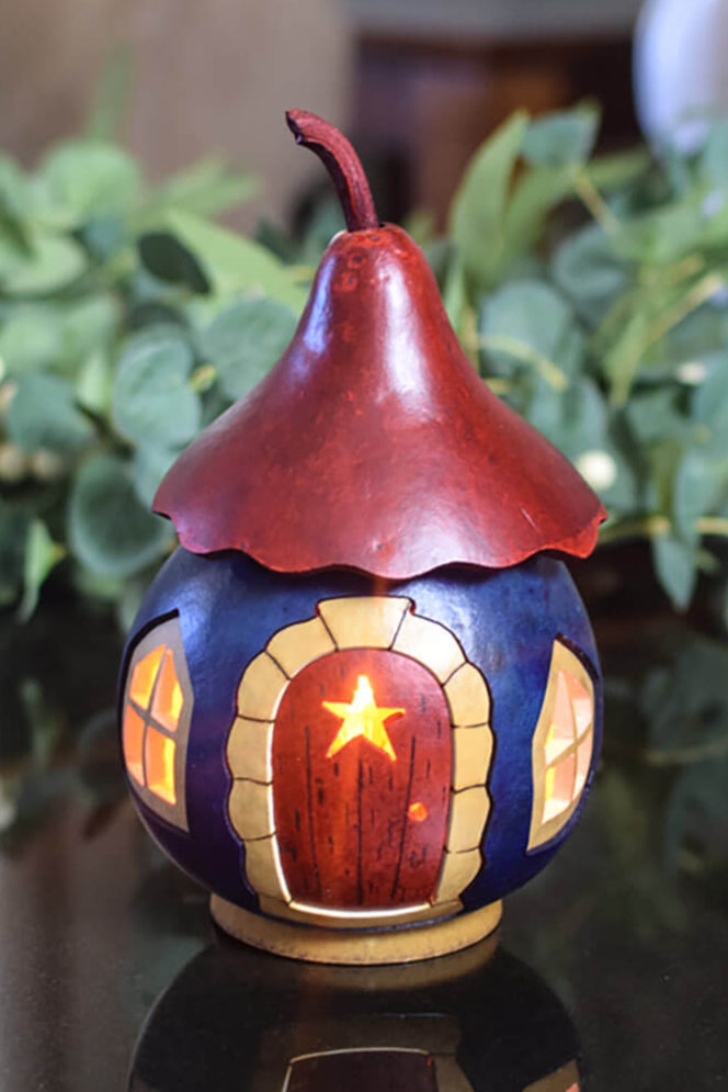 Patriotic cottage gourd at Meadowbrooke Gourds