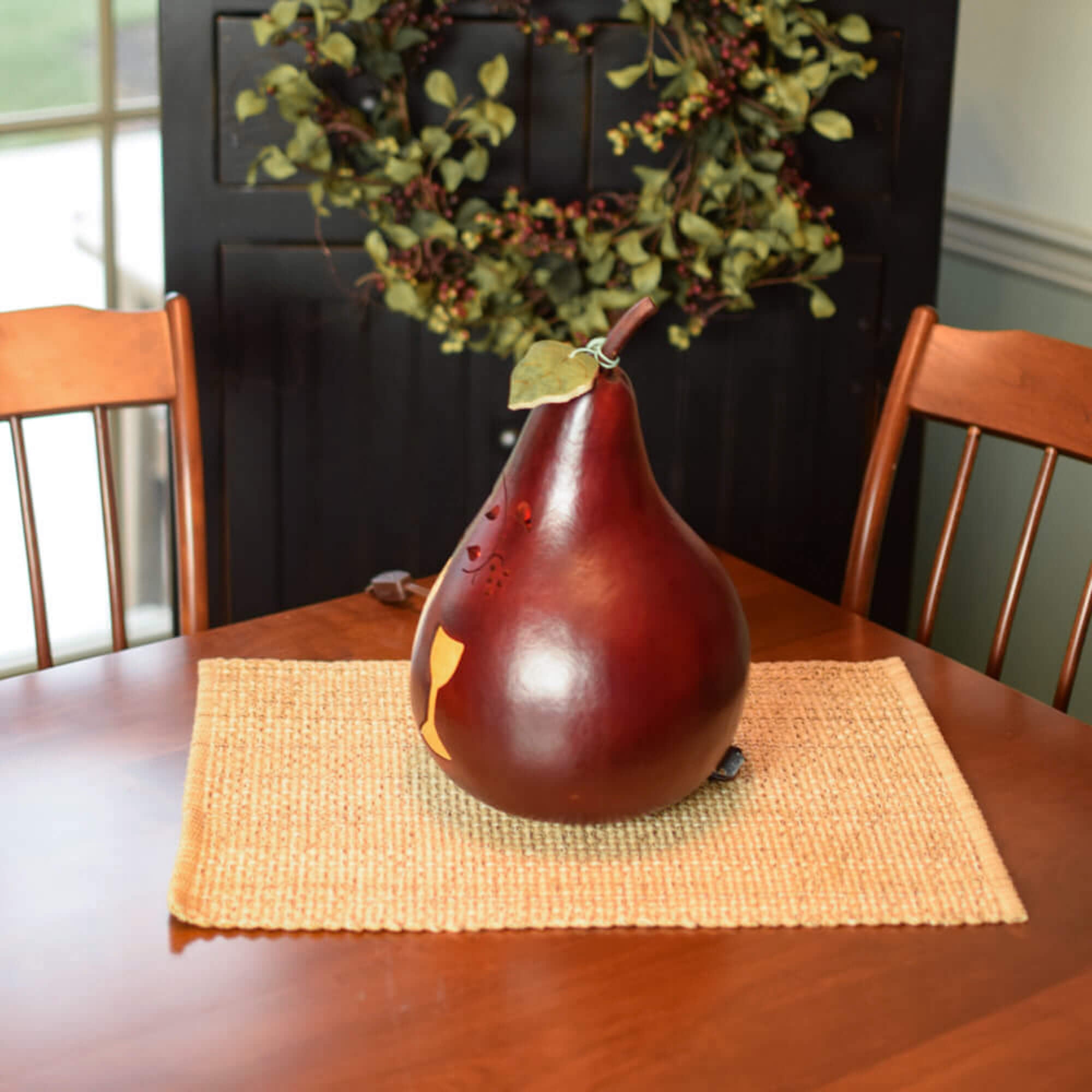 Large Wine silhouette gourd side view at Meadowbrooke Gourds
