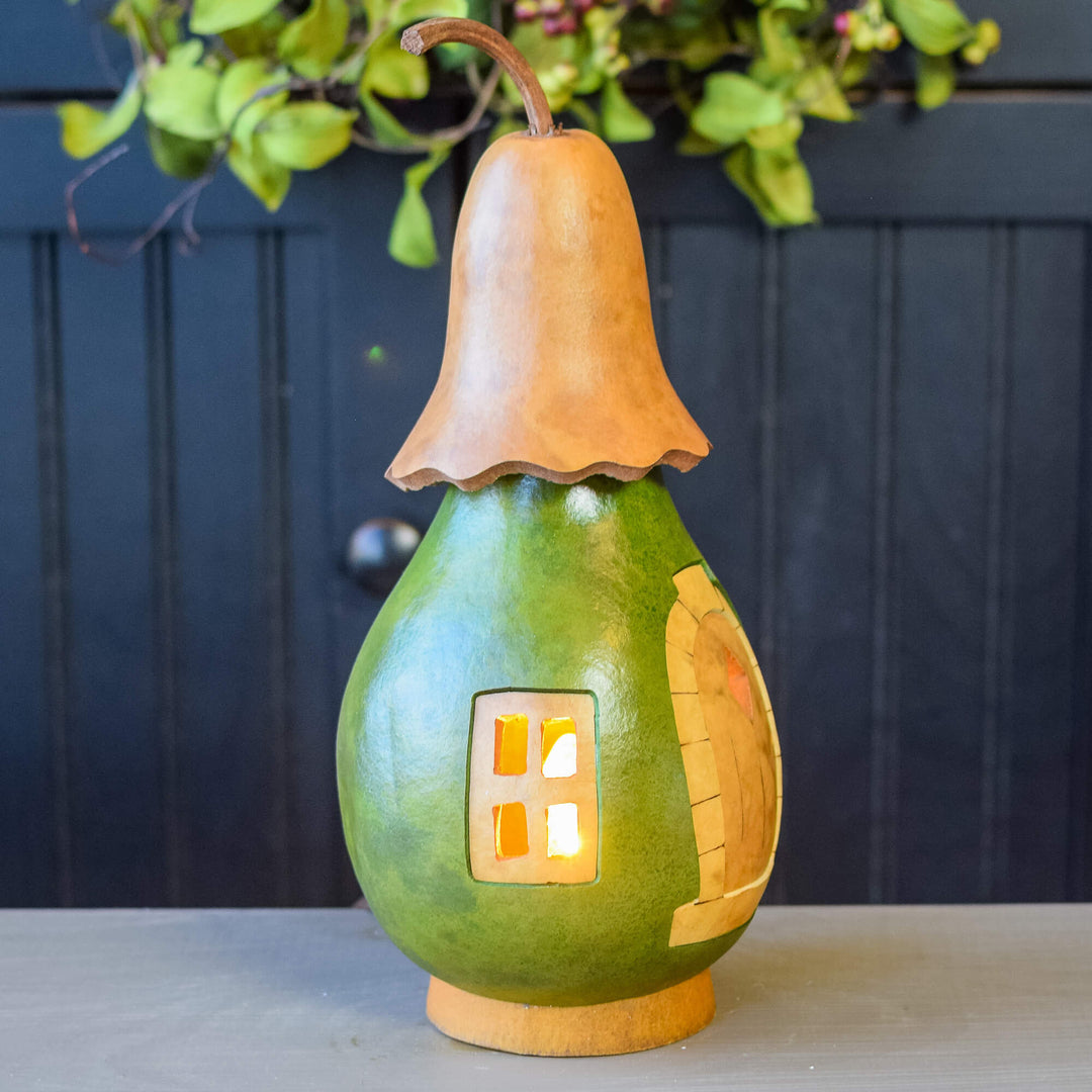 Yorkshire Cottage Gourd - Side View at Meadowbrooke Gourds. 