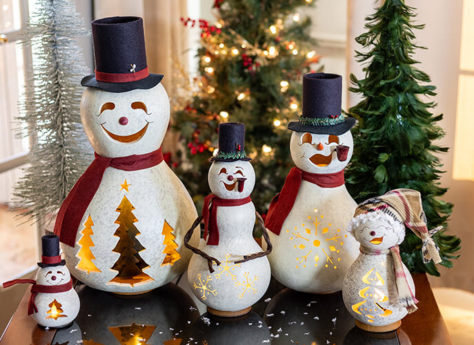 Easton and Blizzard Gourd Snowman Family at Meadowbrooke Gourds. 
