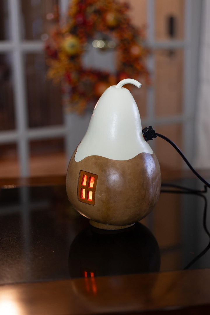 Ghost Cottage Gourd Side View at Meadowbrooke Gourds. 