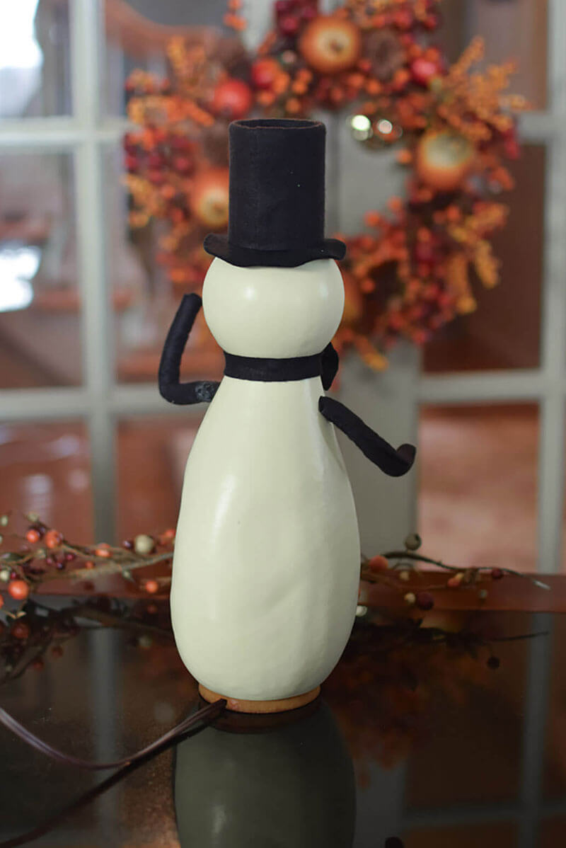 Mummy gourd at Meadowbrooke Gourds back