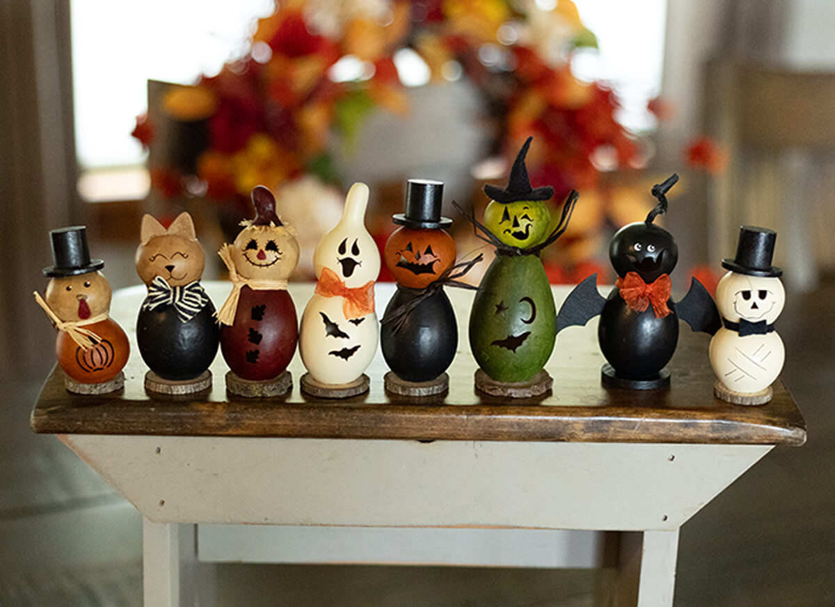 Fall Create Your Own Little Size Craft Projects at Meadowbrooke Gourds. 