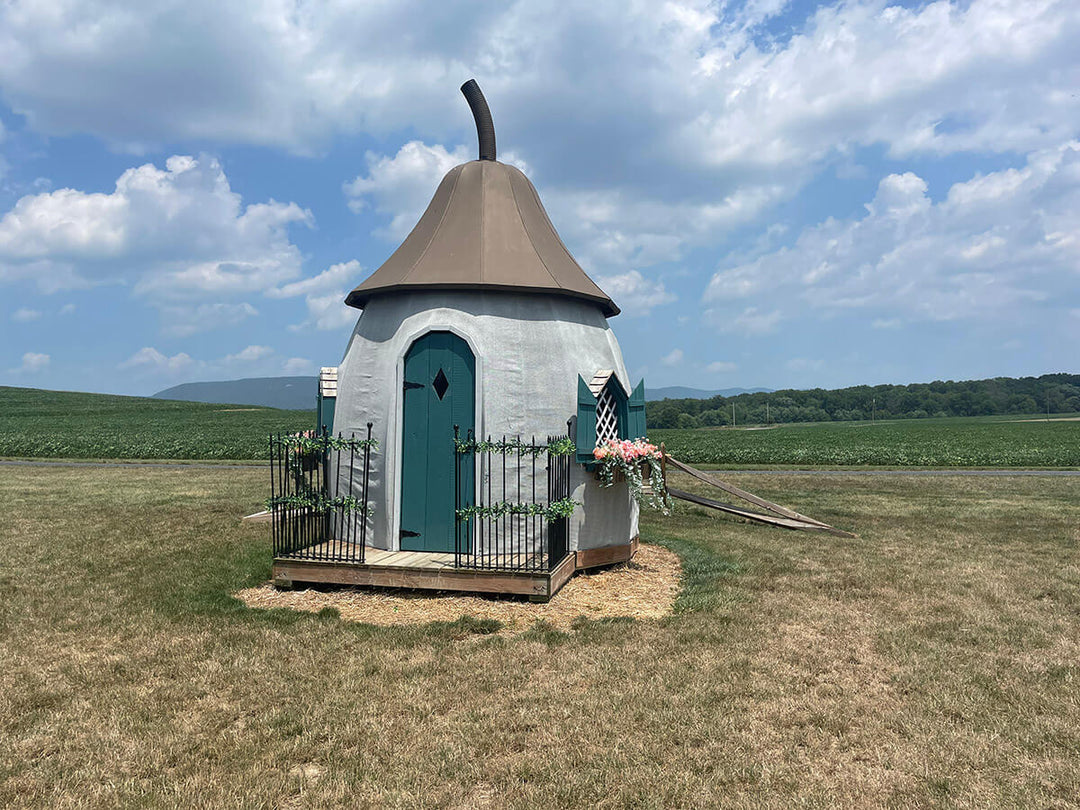 Gourd cottage at Meadowbrooke Gourds