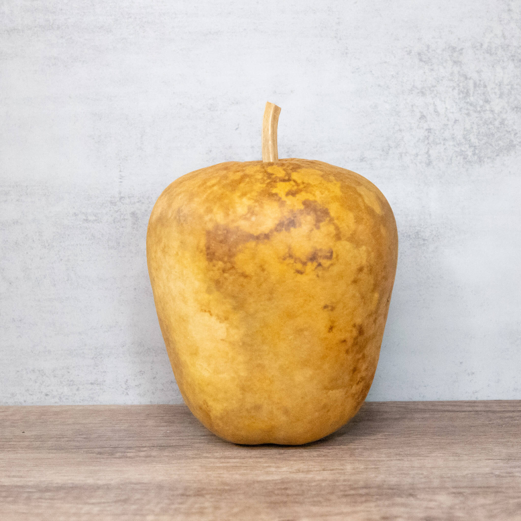 Dried Medium Apple Gourd Shaped Like Bell Peppers