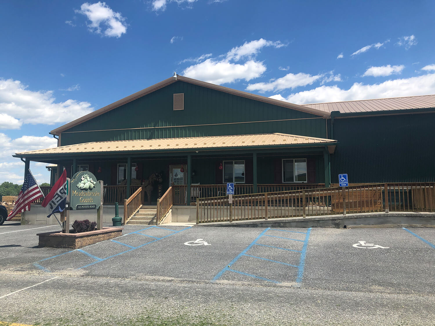Storefront at Meadowbrooke Gourds
