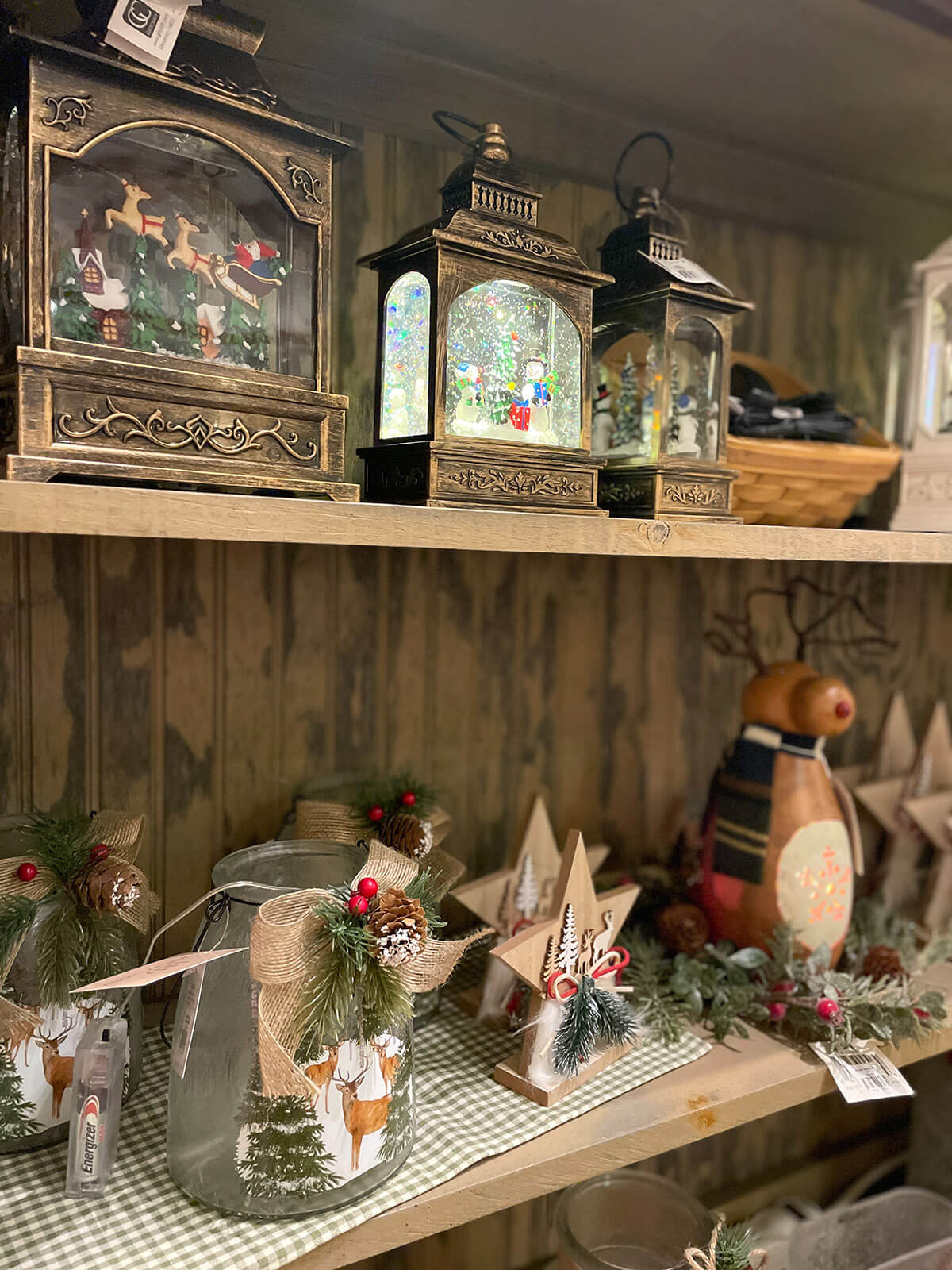 Christmas decor at Meadowbrooke Gourds
