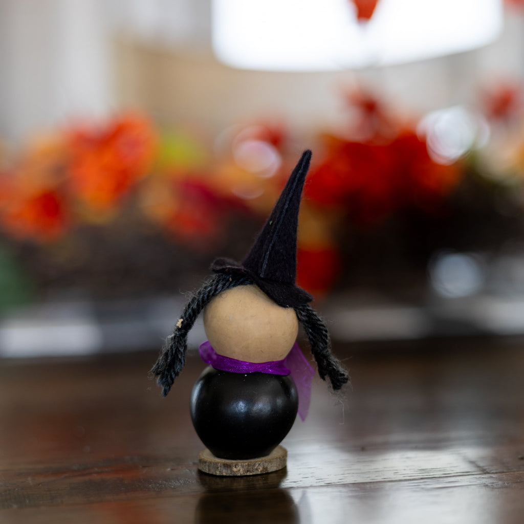 Lil Cora Witch Gourd Back View at Meadowbrooke Gourds. 