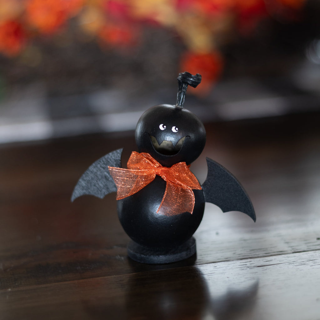 Lil Echo Bat Gourd at Meadowbrooke Gourds. 