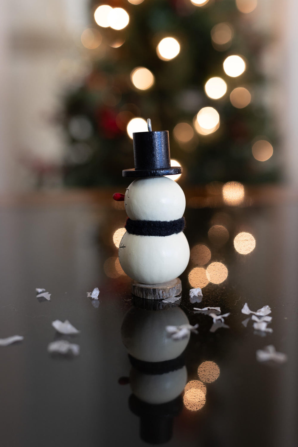 Lil Flake Snowman Gourd  Side View at Meadowbrooke Gourds. 