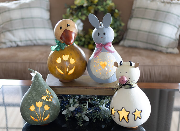 Large gourd sample for Spring Create Your Own at Maedowbrooke Gourds. 