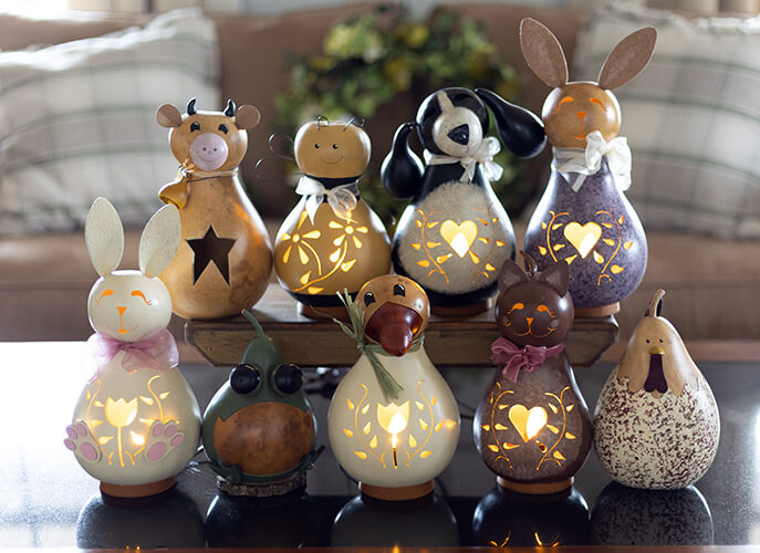 Medium gourd sample for Spring Create Your Own at Maedowbrooke Gourds. 