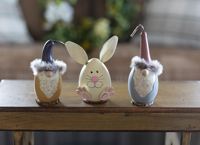 Tiny gourd sample for Spring Create Your Own at Maedowbrooke Gourds. 