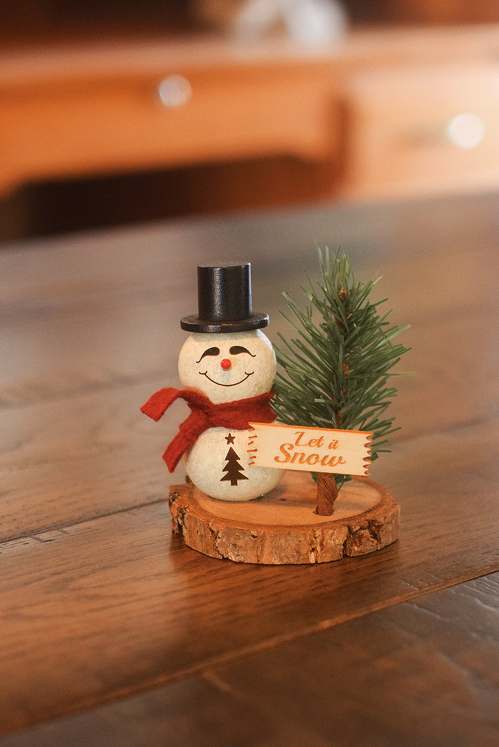 Let it Snow snowman gourd scene at Meadowbrooke Gourds
