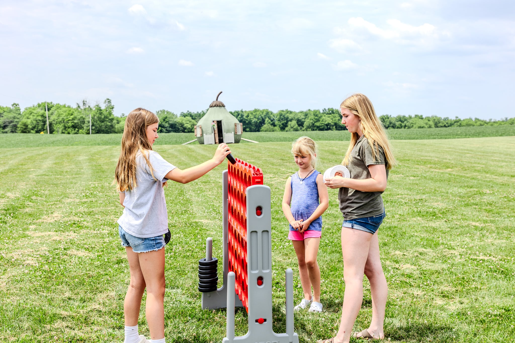Yard games at Meadowbrooke Gourds. 