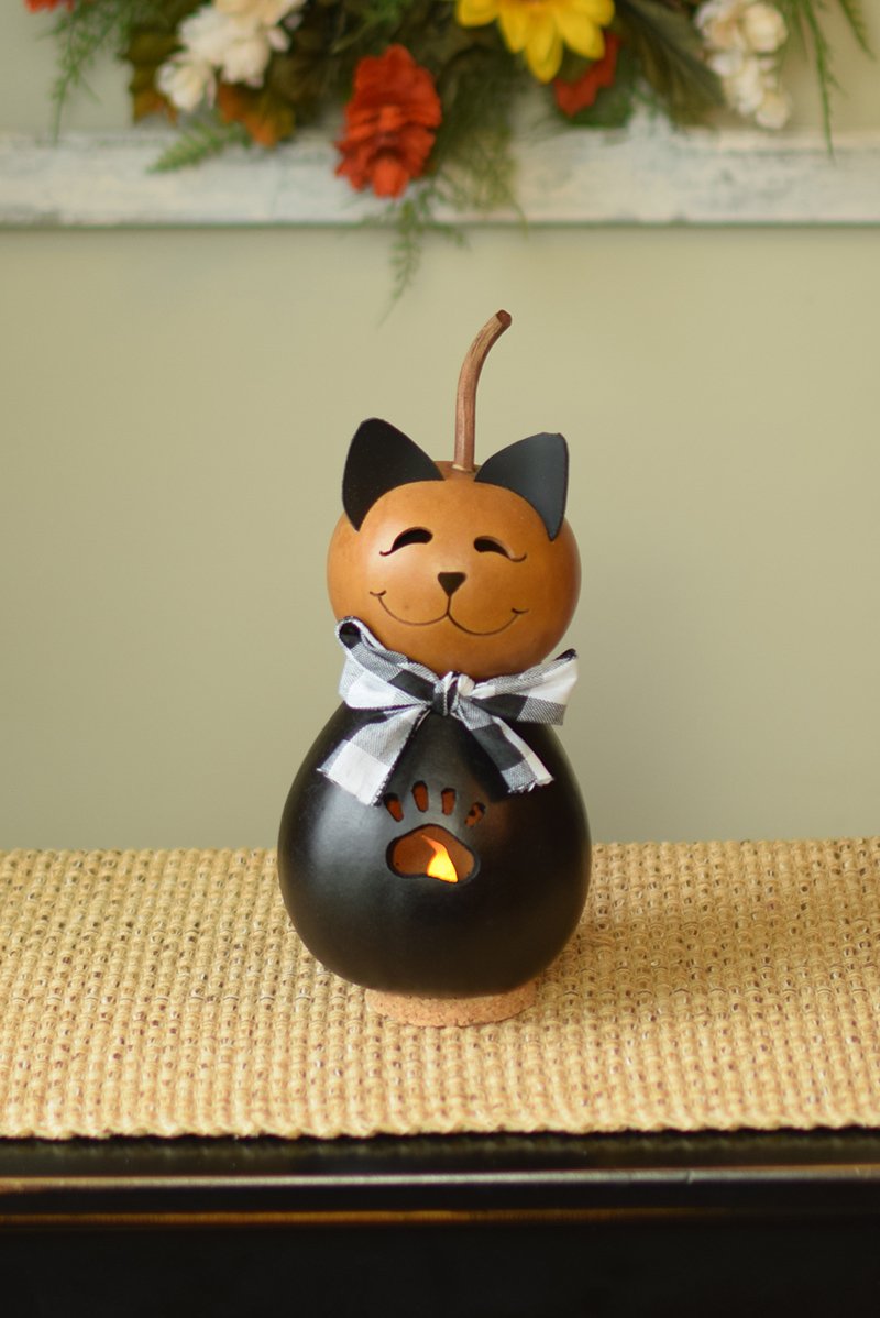 Cole the gourd cat at Meadowbrooke Gourds
