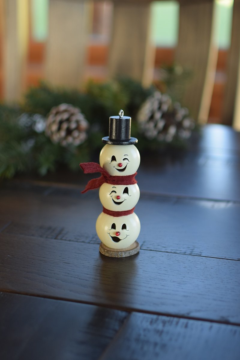 Little Blake snowman gourd at Meadowbrooke Gourds