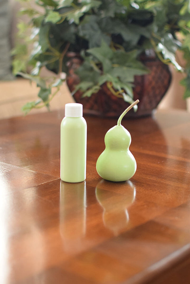 Paint bottle and gourd