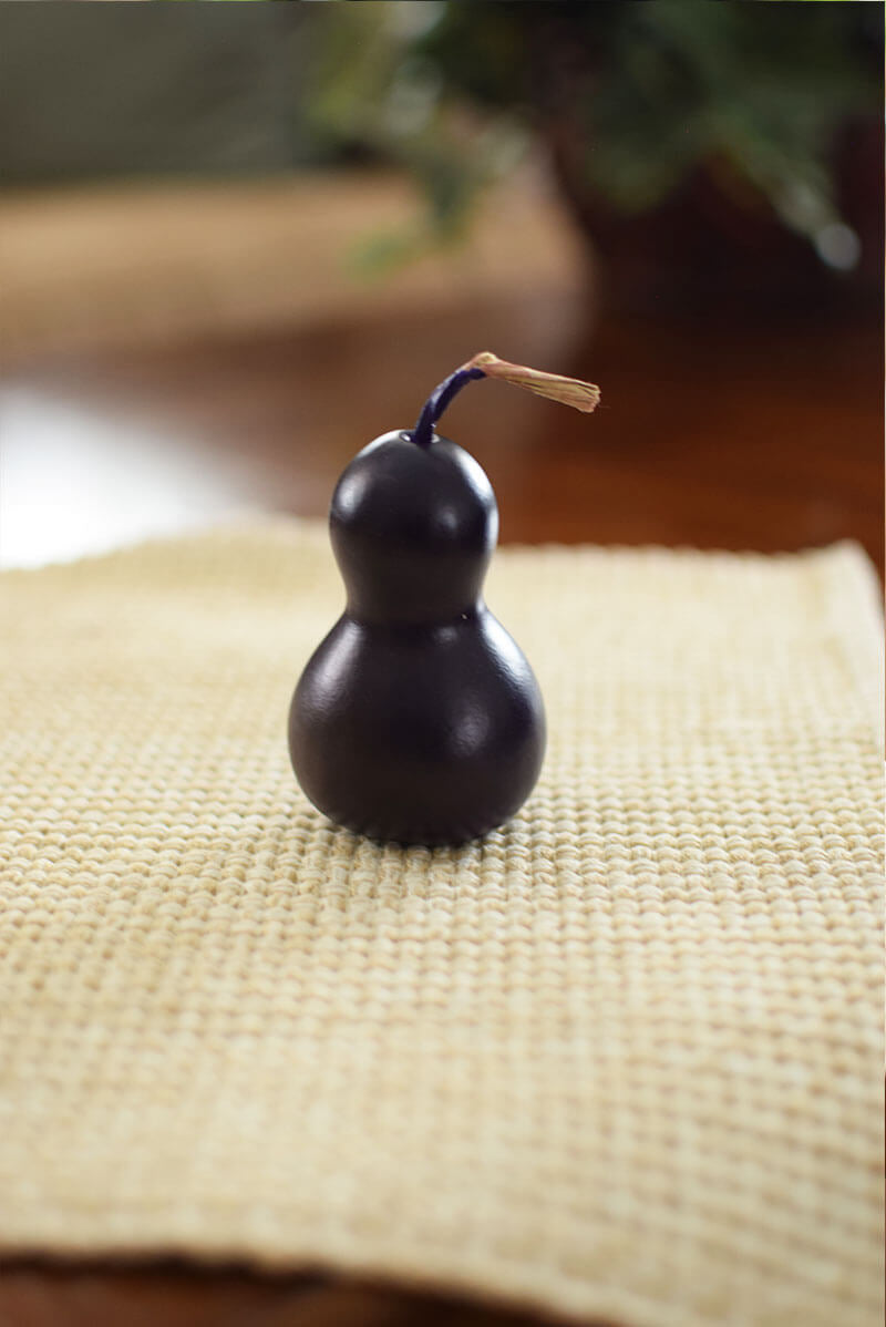 Dyed small gourd